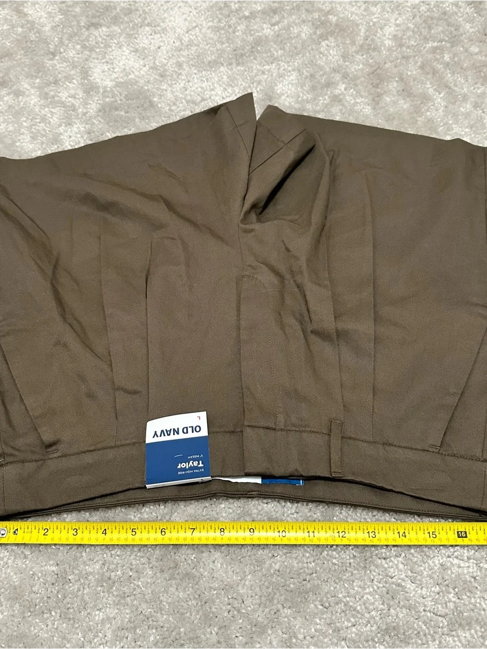 Old Navy Taylor Pleated Extra High-Rise Shorts in Olive Green Adjustable Waist